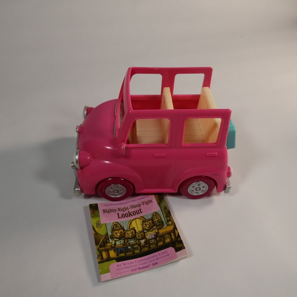 Li'l Woodzeez Battat Pink Happy Camper Cruiser Car Toy with‎ Storybook Accessory